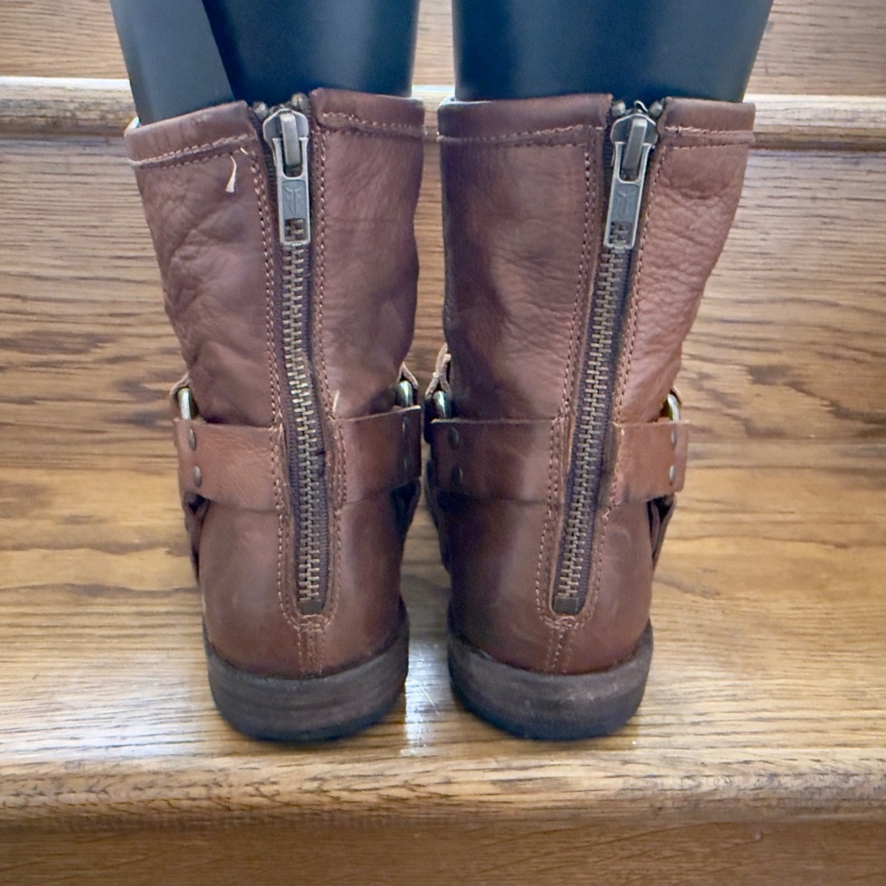 Frye Harness Ankle Boots Brown Leather 8.5 NWOT - Picture 4 of 11